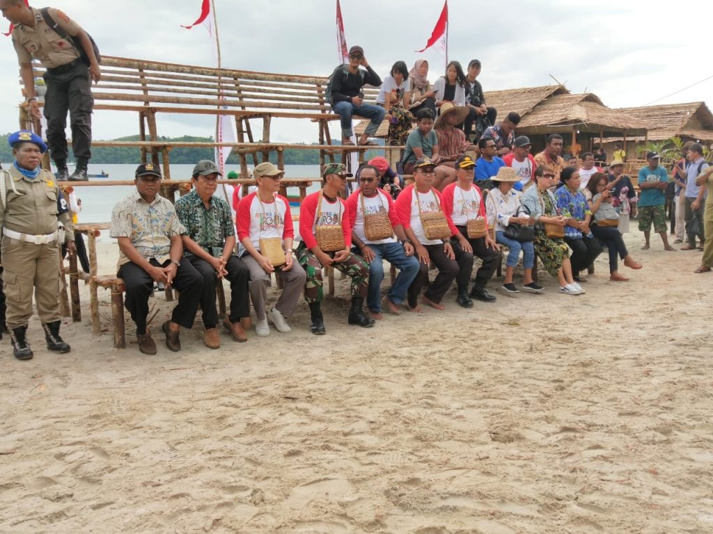 Festival Pulau Roon 2019, Memuliakan Alam dan Keagungan Budaya Teluk ...