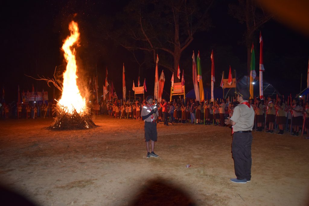 Upacara Penyalaan Api Unggun Menjadi Kegiatan Malam ...