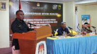 Ketua KPU PB membuka Rakor Divisi Hukum KPU PB bersama 7 KPU Kabupaten di Hotel Steenkool Bintuni, Rabu (23/08/2023)